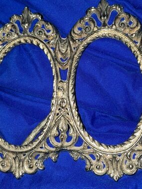 Ornate Double Picture Frame in Metallic Gold